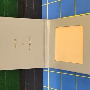 Carlucce Cache Cream - Raw - Foundation Palette - $51 Retail